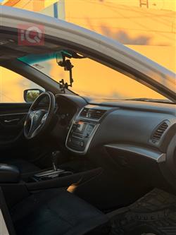 نيسان ألتيما